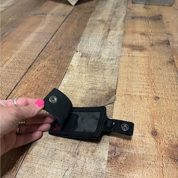 Tumi Leather Luggage Tag Graphics Bag Tag I.D. Card Holder pre-owned condition - Picture 6 of 9